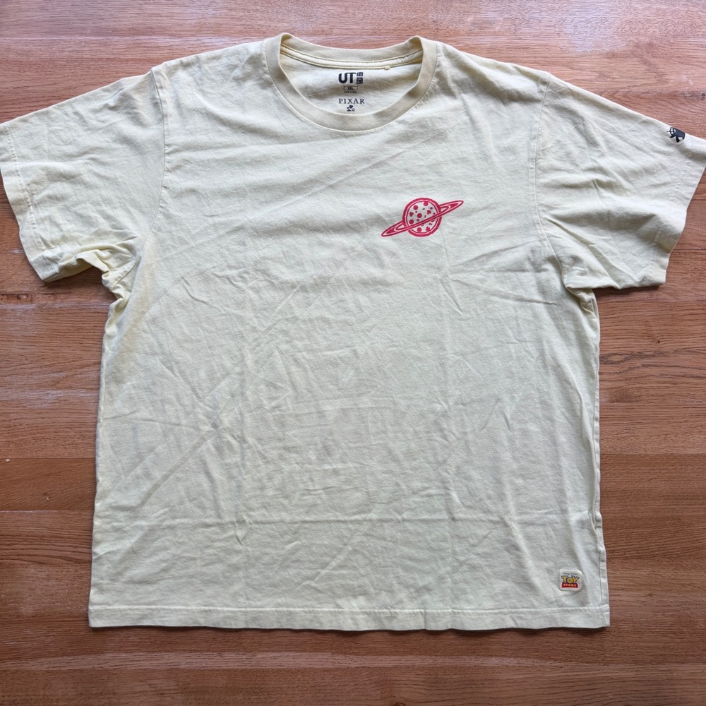 Uniqlo UT Pixar Toy Story Pizza Planet Graphic T-Shirt Yellow XXL Mens Disney
